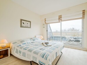 3 Schlafzimmer, Reisekinderbett, kostenloses WLAN, Bettwäsche