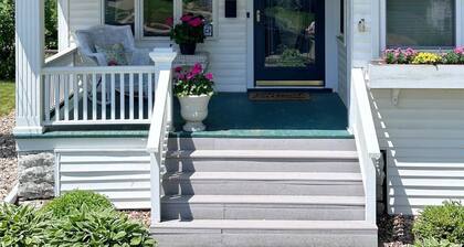 Close to EAA and Lake Winnebago - New Listing