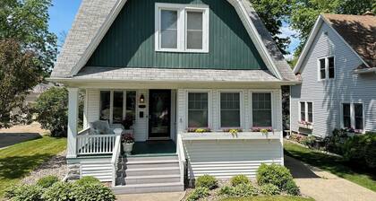 Close to EAA and Lake Winnebago - New Listing