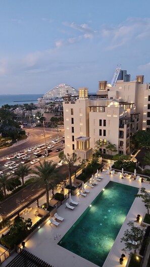 Outdoor pool - Burj al Arab FRONT 2 BEDROOM APPARTAMENT  (دبي)