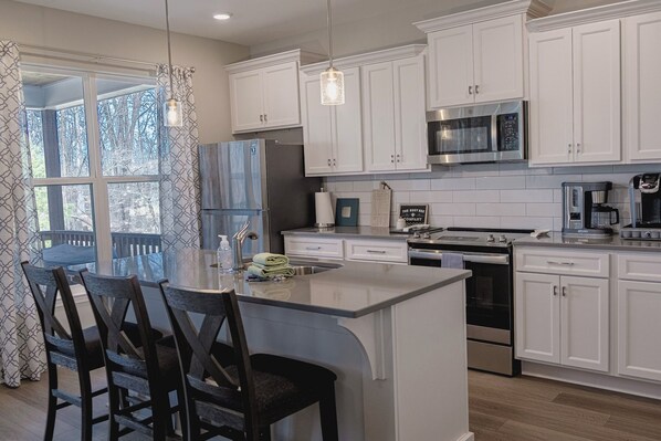 Micro-ondas, fogão, cooktop, lava-louças