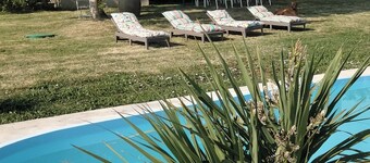 Blayais self-catering cottage with swimming poolPets accepted