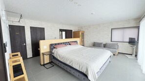 3 室のベッドルーム、アイロン / アイロン台、WiFi (無料)、ベッドシーツ