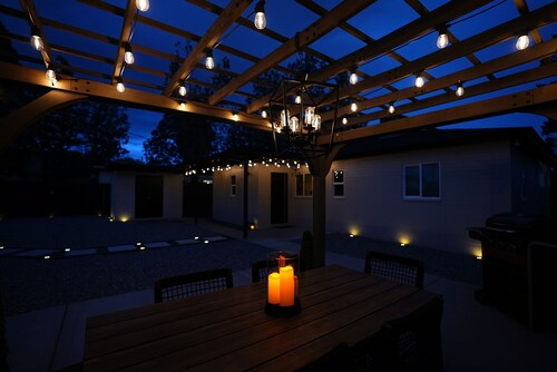 Albuquerque Gem / 3BR Home, Huge Yard near Uptown Shops & Entertainment