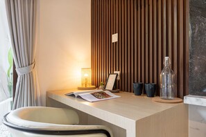 Habitación Deluxe | Escritorio, espacio para trabajar con laptop y wifi gratis 