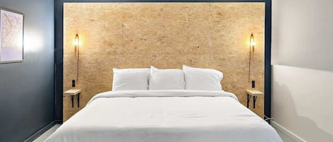 Desk, iron/ironing board, WiFi, bed sheets