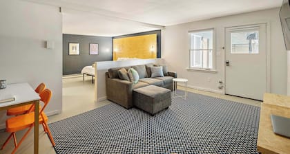 The Brooks Motel: Exceptional Suite