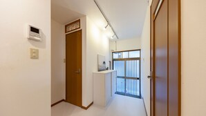 Interior - UI HOUSE@Minamihorie (1 building rental / 2 stations 4 min. to Namba / walking distance to Kyocera Dome) (大阪市)