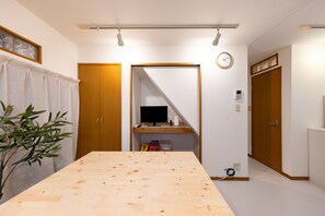 Interior - UI HOUSE@Minamihorie (1 building rental / 2 stations 4 min. to Namba / walking distance to Kyocera Dome) (大阪市)