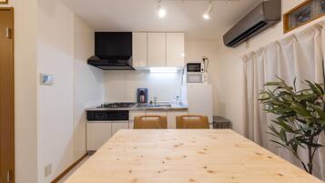 Fridge, microwave, stovetop, electric kettle