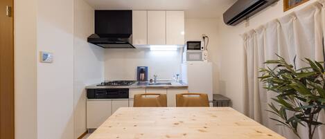 Fridge, microwave, stovetop, electric kettle