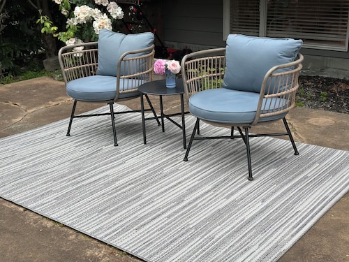 Ambleside central location spacious one bedroom suite.