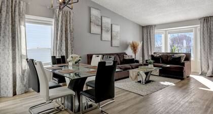 The Perfect 5 Bed, 4 Baths, Mini gym, 2 Kitchens, 2 Living rooms