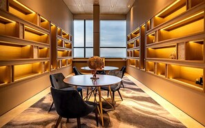 Suite presidencial, 4 habitaciones, hidromasaje, vista a la ciudad | Sábanas de algodón egipcio, ropa de cama de alta calidad y edredón 