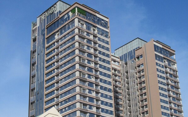 Vista frontal de la propiedad