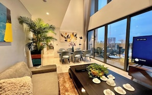 Presidential Suite, 4 Bedrooms, Jetted Tub, City View