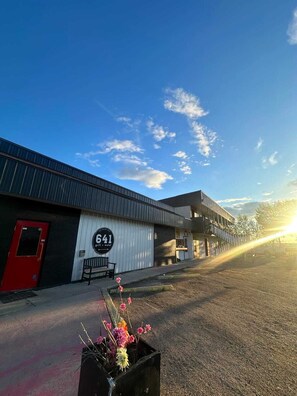 Exterior - 641 Grill & Motel (Craven)