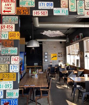 Bar (on property) - 641 Grill & Motel (Craven)