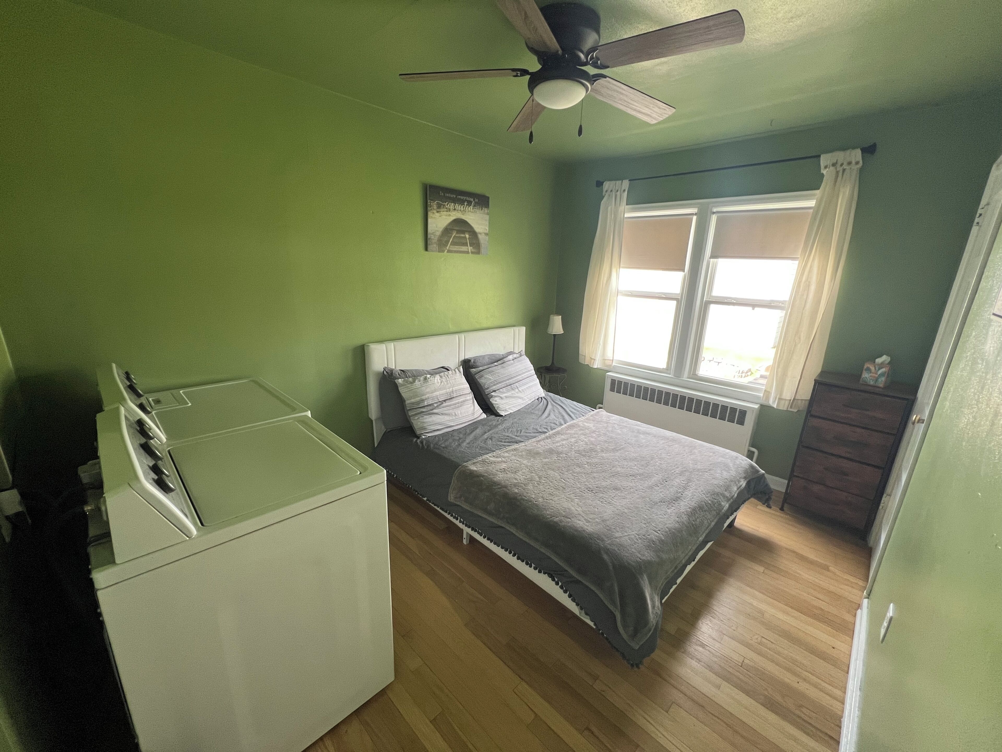 3 bedrooms, in-room safe, free WiFi, bed sheets