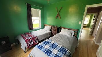3 bedrooms, in-room safe, free WiFi, bed sheets