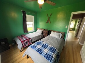 3 bedrooms, in-room safe, free WiFi, bed sheets