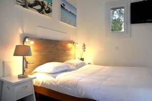 Comfort studio, 1 queensize bed, balkon, op benedenverdieping | Een strijkplank/strijkijzer, gratis wifi