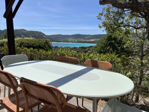 Comfort huis, 2 slaapkamers, uitzicht op zee | Terras