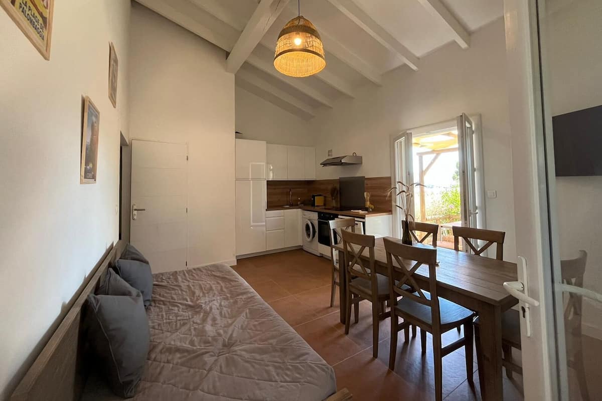 Comfort House, 2 Bedrooms, Balcony, Bay View | Living area | 80-cm flat-screen TV with satellite channels