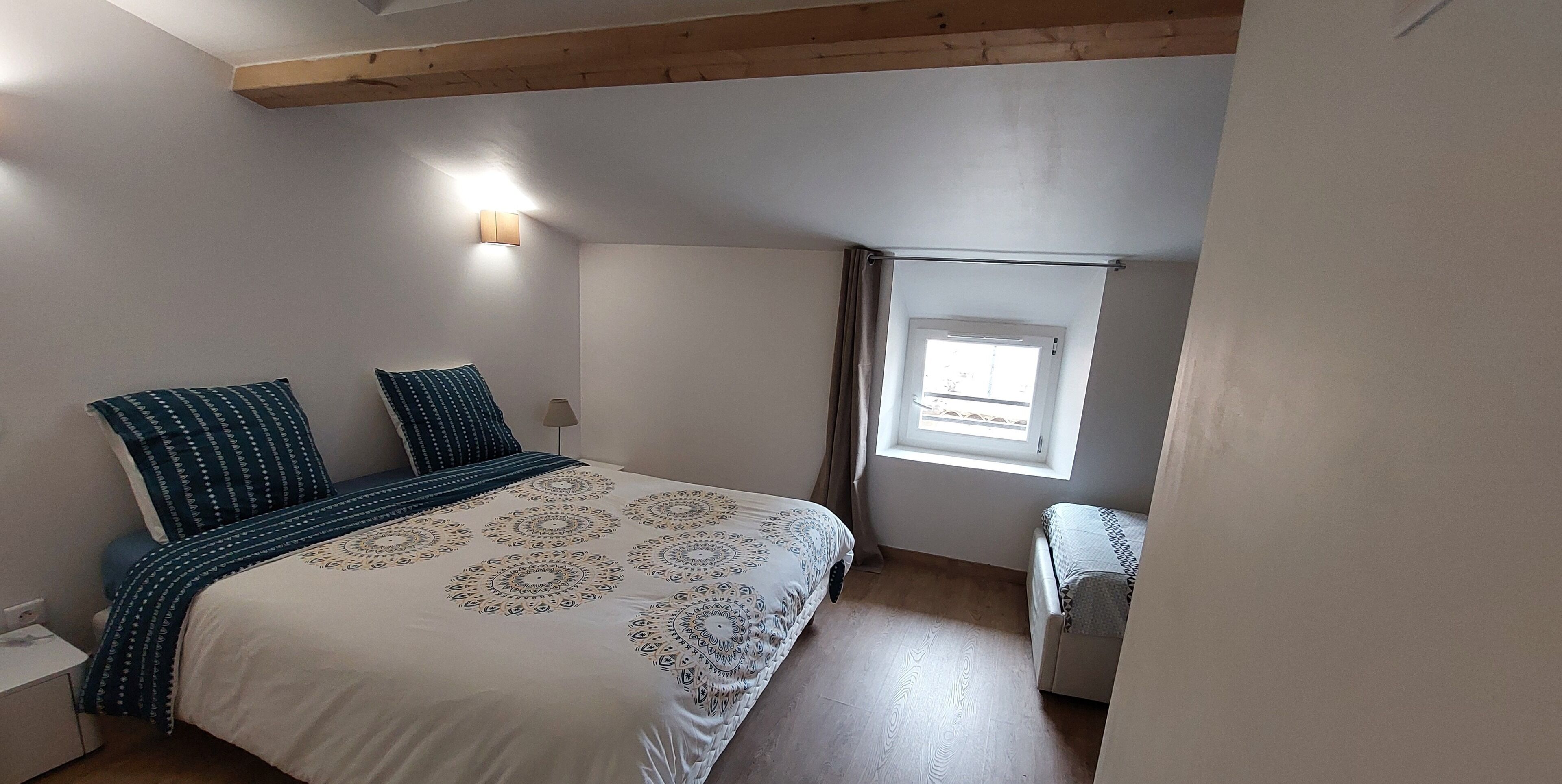 2 slaapkamers, een strijkplank/strijkijzer, wifi, beddengoed