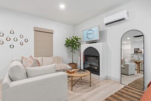 TV, peis og kontorer