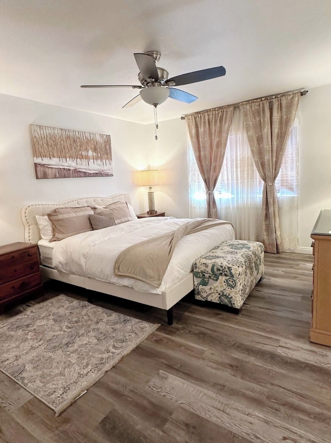 3 soverom, strykejern/-brett, wi-fi (inkludert) og sengetøy