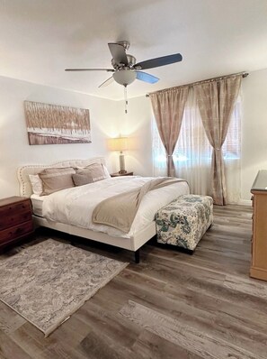 3 chambres, fer et planche à repasser, Wi-Fi gratuit, draps fournis