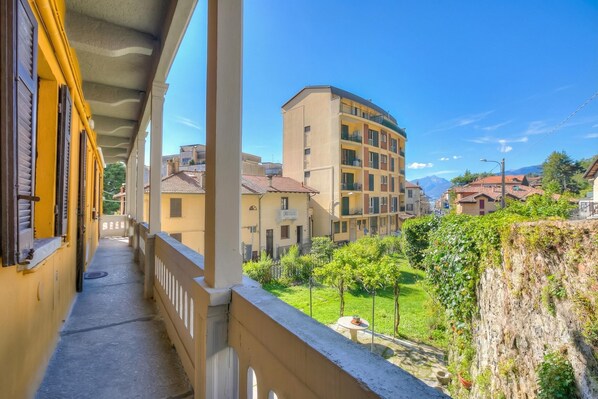 Familienapartment, Mehrere Schlafzimmer (Patty New Apartment in Laveno Center) | Unterkunftsgelände
