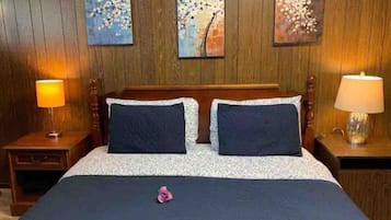 3 室のベッドルーム、セーフティボックス (室内)、デスク、アイロン / アイロン台