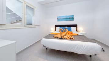 2 bedrooms, desk, iron/ironing board, free WiFi