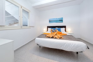 2 slaapkamers, een strijkplank/strijkijzer, gratis wifi, beddengoed