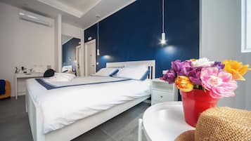 Double Room, 1 King Bed, Non Smoking | Egyptian cotton sheets, premium bedding, down duvets, desk