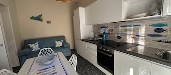 Miniappartamento di 40mq, Cucina di 3 m con Lavastoviglie, Lavatrice, Balcone