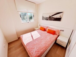3 bedrooms, iron/ironing board, WiFi, bed sheets - Beautiful and comfortable apartment  with communal pool in Denia, Costa Blanca, Spain for 6 persons (Denia)