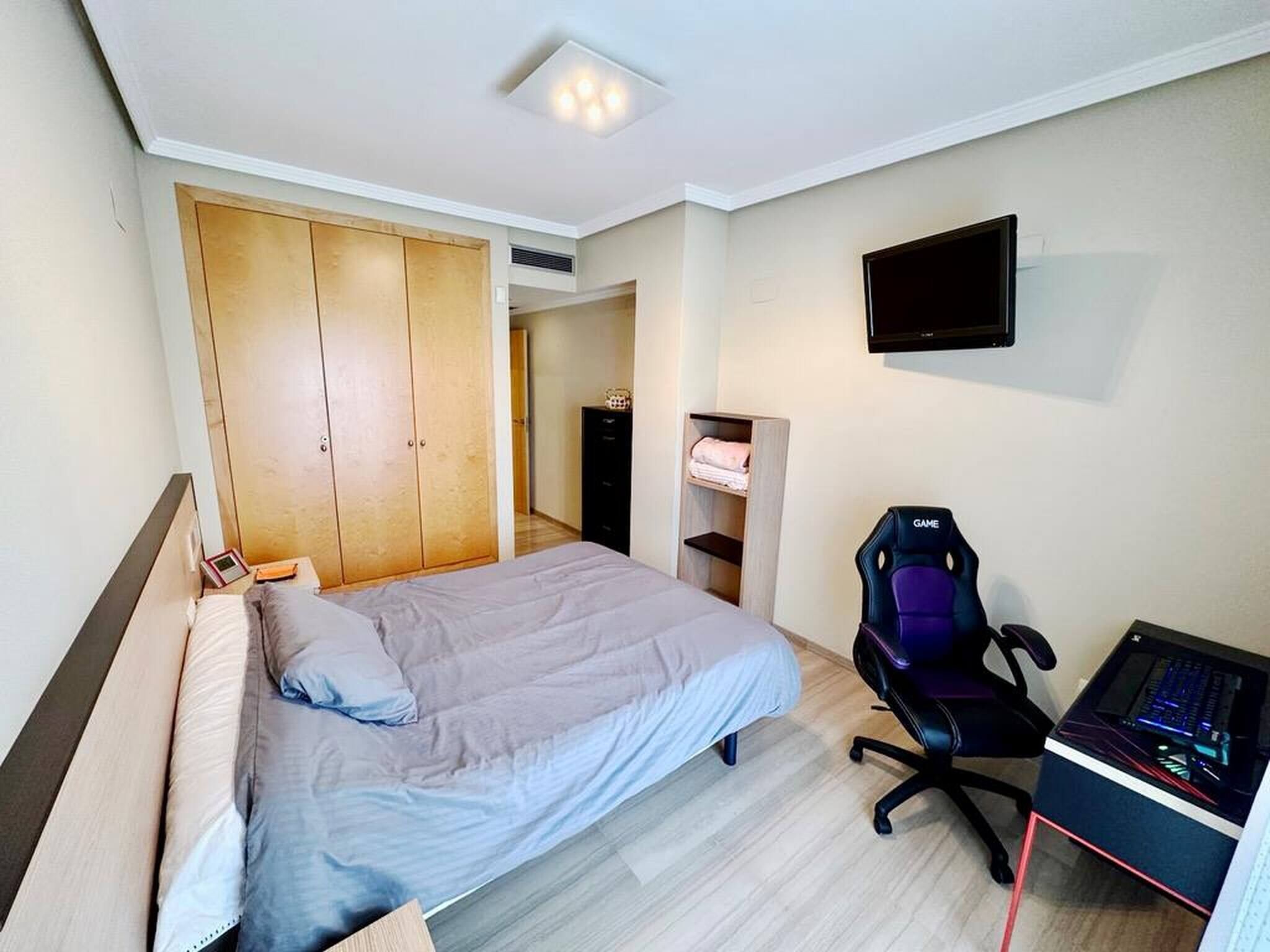 2 chambres, fer et planche à repasser, Wi-Fi gratuit, draps fournis
