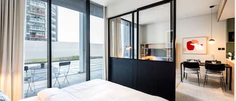 1 chambre, coffres-forts dans les chambres, fer et planche à repasser