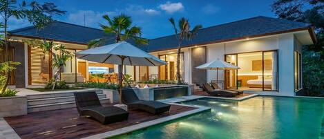 Private pool