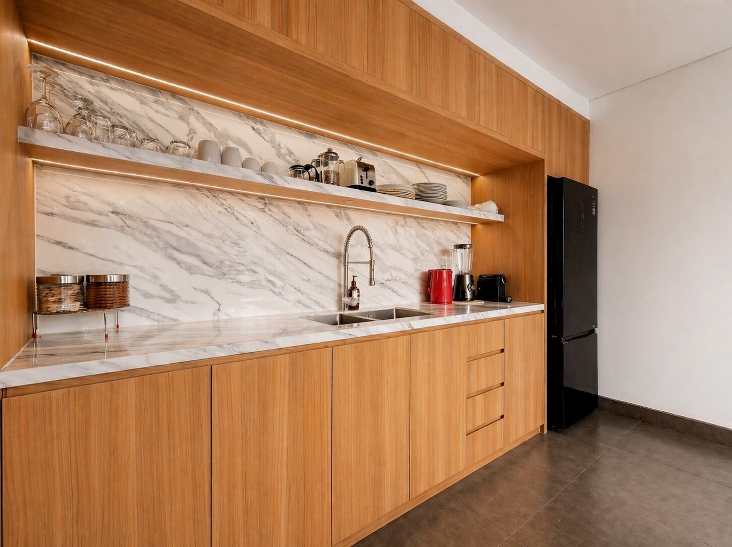 Villa luxueuse, 4 chambres, piscine privée | Cuisine privée | Réfrigérateur grande capacité avec congélateur, four à micro-ondes