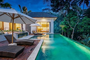 Private pool