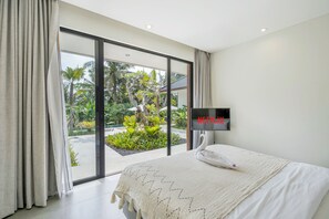 4 bedrooms, in-room safe, desk, laptop workspace - Villa The Kayu by GORO (Ubud)
