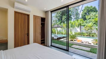 Villa Supérieure, 3 chambres, vue piscine | 3 chambres, coffres-forts dans les chambres, bureau