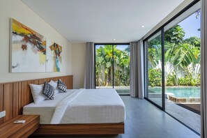 Villa superior, 3 habitaciones, vista a la alberca | 3 habitaciones, caja de seguridad en la habitación y escritorio