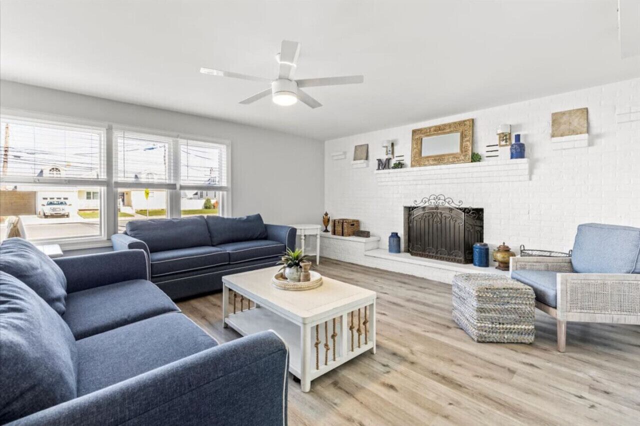 Cape Cod Castle! 5BR/5BA + POOL