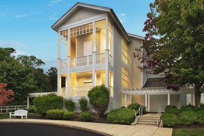 Exterior - Unwind in Style: Marriott Fairway Villas (Galloway)