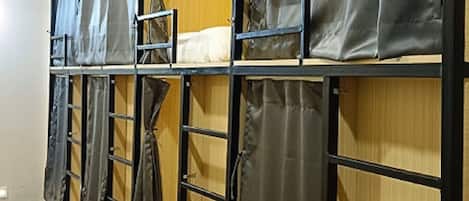 9 bedrooms, iron/ironing board, WiFi, bed sheets